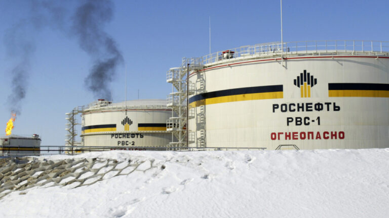 Reuters: Η Συρία εξαρτάται από το ρωσικό πετρέλαιο, παρά τη στροφή προς τη Δύση
