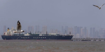 Reuters: Τάνκερ φέρεται να παρέδωσε ρωσικό LNG στην Κίνα μετά από σχεδόν 6 μήνες στη θάλασσα