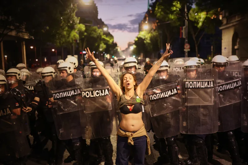 Σερβία διαδήλωση