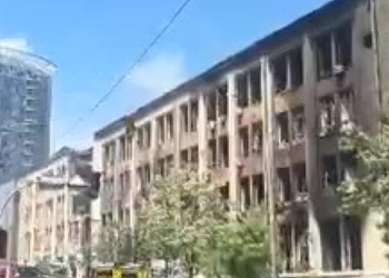 Σφοδροί ρωσικοί βομβαρδισμοί στο Κίεβο - Συγκλονιστικά πλάνα από τα χτυπήματα