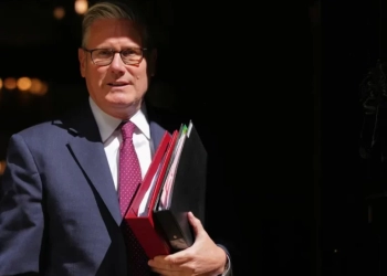 Στάρμερ: «Θα αγωνιστώ» εάν κινηθεί η διαδικασία αμφισβήτησης της ηγεσίας μου