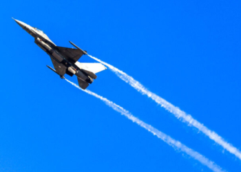 Στο Φλοίσβο αύριο το εντυπωσιακό airshow για τα 95 χρόνια της Πολεμικής Αεροπορίας