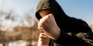 Συμπλοκή μεταξύ ανήλικων στην Καλλιθέα - 2 τραυματίες, 7 συλλήψεις