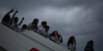 Συγκίνηση από την άφιξη των ακτιβιστών του Global Sumud Flotilla στην Κωνσταντινούπολη (εικόνες)