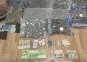 Σύλληψη 3 ατόμων για κατοχή και διακίνηση ναρκωτικών στην Αττική