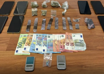 Συμμορία διακινούσε ναρκωτικά στον Λόφο Στρέφη