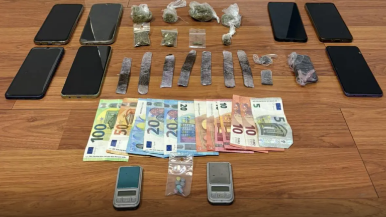 Συμμορία διακινούσε ναρκωτικά στον Λόφο Στρέφη