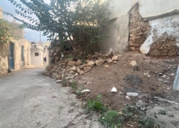 “Συναγερμός” σε συνοικία του Ηρακλείου: Νεαρός κυκλοφορούσε οπλισμένος με μαχαίρι και κατσαβίδι