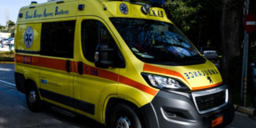 Θεσσαλονίκη: Διασωληνωμένος Σέρβος μοναχός που πήδηξε από εν κινήσει ασθενοφόρο