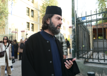 Την παραπομπή του πατρός Αντωνίου σε δίκη για τα οικονομικά της Κιβωτού προτείνει ο εισαγγελέας