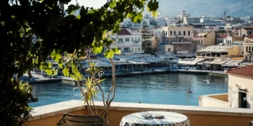 Τουρισμός: Η Κρήτη διατηρεί δυναμική παρά τη διεθνή αβεβαιότητα