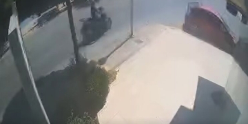 Τροχαίο στο Ηράκλειο: Σοκαριστικό βίντεο από τη σύγκρουση – Πώς σώθηκε ο οδηγός της μηχανής