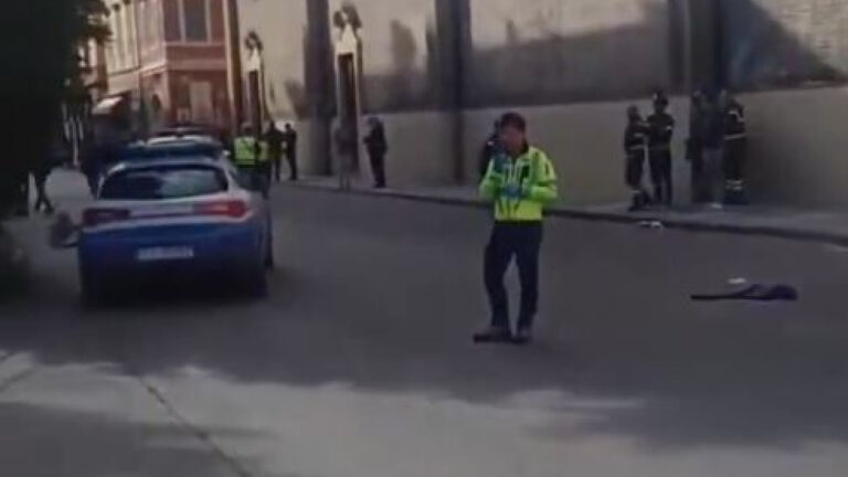 Τρόμος στην Ιταλία: Οδηγός έπεσε σε πλήθος πεζών - Τουλάχιστον 8 τραυματίες - Δείτε βίντεο