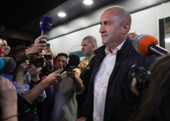Βουλγαρία: Ο Ρούμεν Ράντεφ έλαβε την εντολή σχηματισμού κυβέρνησης