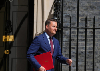 Βρετανία: Κλιμακώνεται η πίεση στον Στάρμερ - Παραιτήθηκε ο υπουργός Υγείας