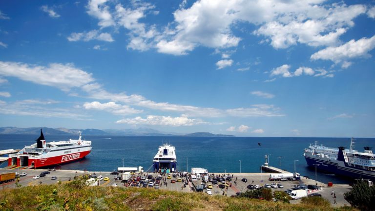 24ωρη απεργία στις 3 Ιουλίου στα πλοία που αποπλέουν από Ραφήνα