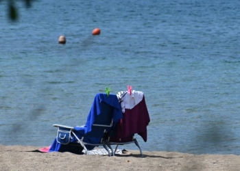 Απαγόρευση κολύμβησης σε παραλία του δήμου Σιθωνίας μετά από βλάβη στον βιολογικό καθαρισμό