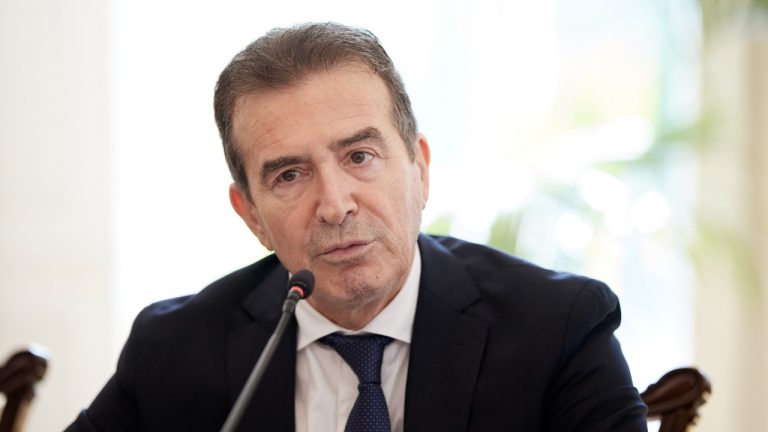 Χρυσοχοΐδης: Από τέλη Σεπτεμβρίου ενισχύονται με ακόμη 80 αστυνομικούς οι πεζές περιπολίες στο κέντρο της Αθήνας