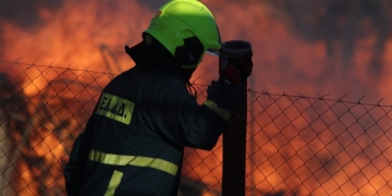 Δύο συλλήψεις για αγροτικές πυρκαγιές από αμέλεια σε Λακωνία και Αχαΐα