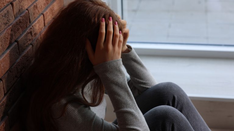 Εφιαλτικές στιγμές για 25χρονη στο Χαλάνδρι - Την απείλησε 45χρονος με όπλο ρέπλικα