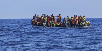 Επιχείρηση διάσωσης 48 μεταναστών νότια των Καλών Λιμένων