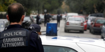 Επιχείρηση της ΕΛ.ΑΣ. στην Αττική: Εξάρθρωση κυκλώματος διαρρηκτών και τηλεφωνικών απατών – 8 συλλήψεις