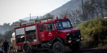 Φωτιά σε αγροτοδασική έκταση στην Κατερίνη - Κινητοποιήθηκαν και εναέρια