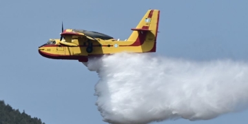 Φωτιά στη Βόρεια Μακεδονία κοντά στα σύνορα με την Ελλάδα - Μήνυμα από το 112 για ενημέρωση των κατοίκων της Ακρίτας