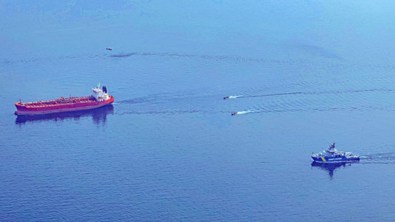 Γαλλία: Στη Μασσαλία κατασχεμένο τάνκερ - Πιστεύεται ότι ανήκει στον ρωσικό «σκιώδη στόλο»
