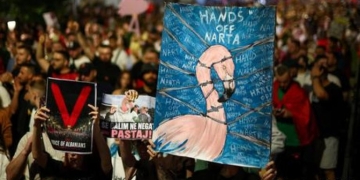 Γιατί επαναστατούν τα «Φλαμίνγκο» στην Αλβανία;