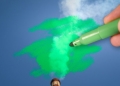 Greenwashing: Τι είναι το περιβαλλοντικό «ξέπλυμα» και γιατί μας αφορά όλους