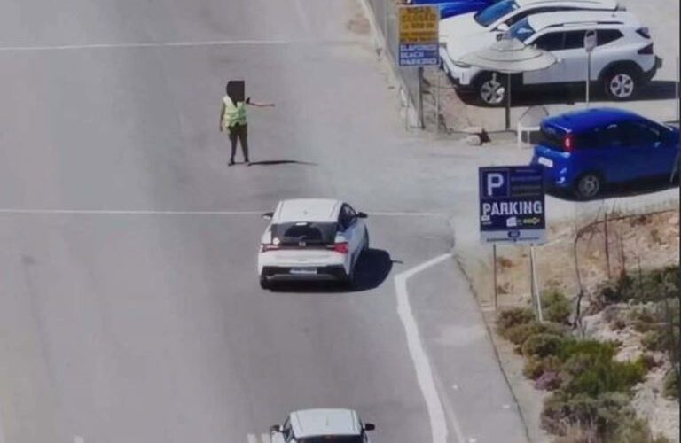 Η ανακοίνωση της αστυνομίας για τον «παρκαδόρο» του Ελαφονησίου που συνελήφθη για έκτη φορά