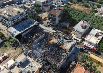 Η επόμενη μέρα από την πυρκαγιά στον Άγιο Ιωάννη Χωστό: Ανυπολόγιστη καταστροφή, στάχτες και αποκαΐδια