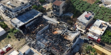 Η επόμενη μέρα από την πυρκαγιά στον Άγιο Ιωάννη Χωστό: Ανυπολόγιστη καταστροφή, στάχτες και αποκαΐδια