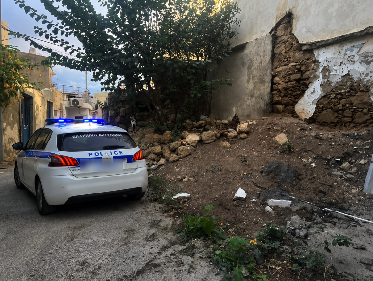 Ηράκλειο: Άγρια συμπλοκή με δυο τραυματίες στην Αγία Τριάδα – «Οι κάτοικοι είδαν άτομα να τρέχουν με αιματοβαμμένα ρούχα…»