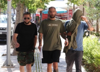 Ηράκλειο: Απολογούνται πατέρας και γιοι για το κύκλωμα της «πειρατικής» συνδρομητικής τηλεόρασης