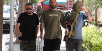 Ηράκλειο: Απολογούνται πατέρας και γιοι για το κύκλωμα της «πειρατικής» συνδρομητικής τηλεόρασης