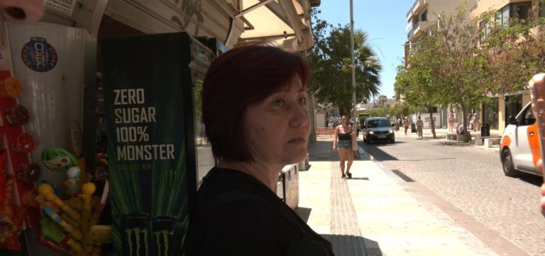 «Ήταν ένα πολύ γλυκό παιδάκι και μας λείπει πολύ» – Τι λέει η γιαγιά του μικρού Άγγελου για την απόφαση του δικαστηρίου