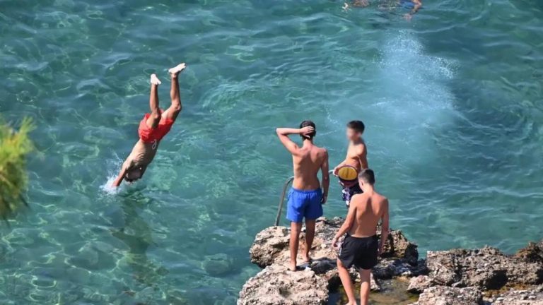Kαιρός: Ηλιοφάνεια και 34άρια στην Κρήτη