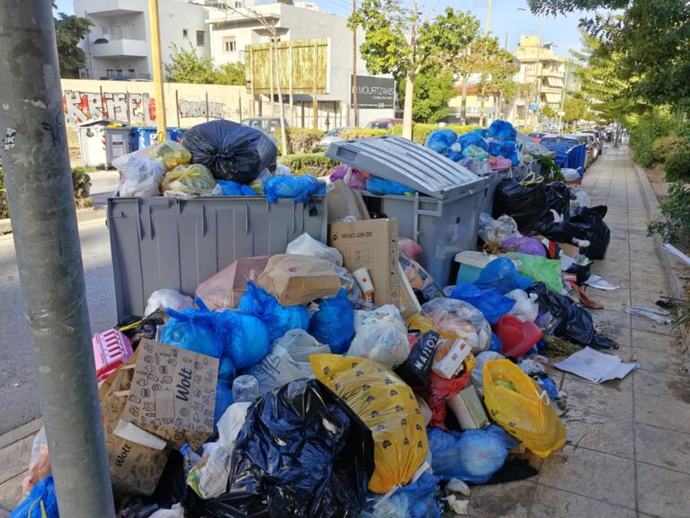 Καθαριότητα: Προβλήματα και ερωτήματα μετά τις υπογραφές με τον ιδιώτη
