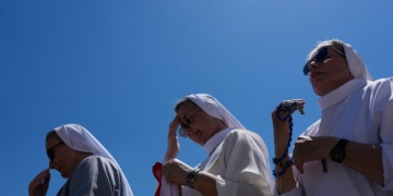Καθολικές μοναχές αντιμετωπίζουν νομικές διώξεις επειδή δεν χρησιμοποιούν τις προτιμώμενες αντωνυμίες