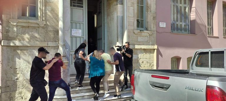 Κύκλωμα πειρατικής τηλεόρασης: Προφυλακίστηκαν ο 40χρονος Ηρακλειώτης και ο 73χρονος