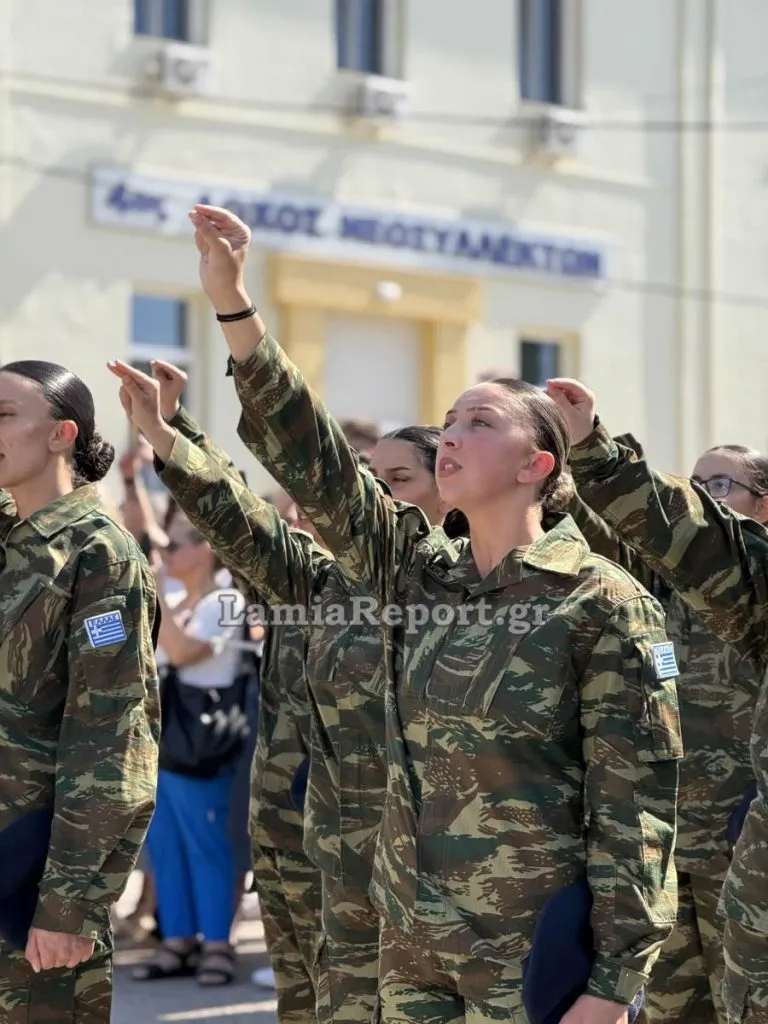 στρατιωτίνες