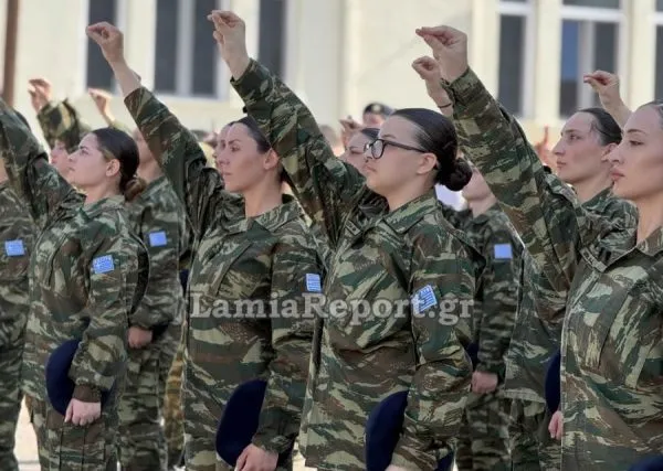 στρατιωτίνες