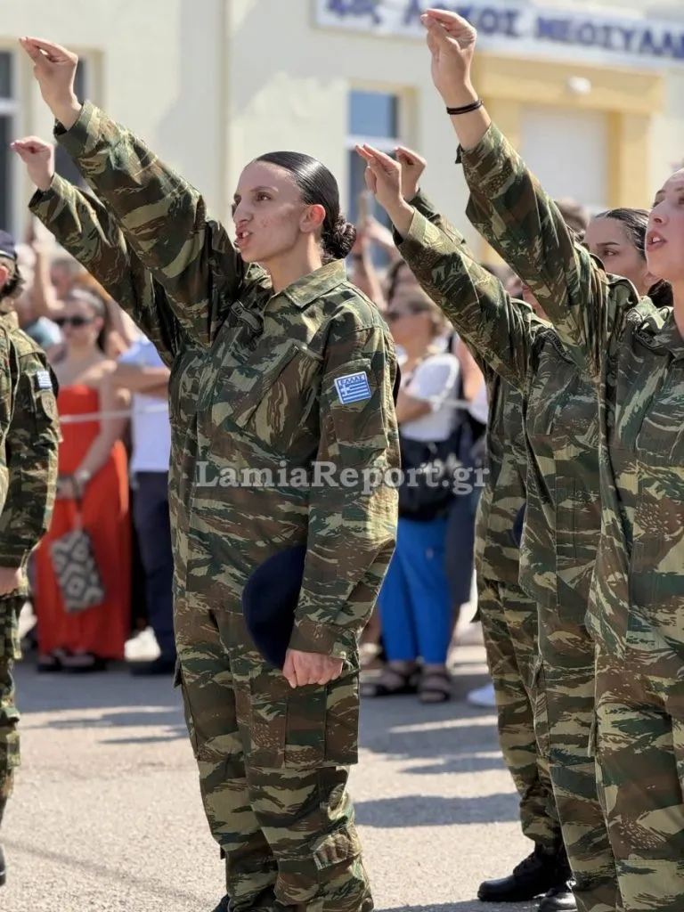 στρατιωτίνες