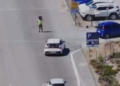 Μεταμφιεσμένοι αστυνομικοί «έπιασαν στα πράσα» υπάλληλο πάρκινγκ στο Ελαφονήσι