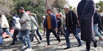 Μετανάστες στο λιμάνι του Ηρακλείου: Τι θα γίνει με τα ασφαλιστικά μέτρα για την έξωση από το «ψυγείο»