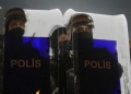 Οι 13 οικολόγοι που τέθηκαν προληπτικά υπό κράτηση στην Τουρκία κινδυνεύουν να παραμείνουν στη φυλακή ως το τέλος της συνόδου του NATO