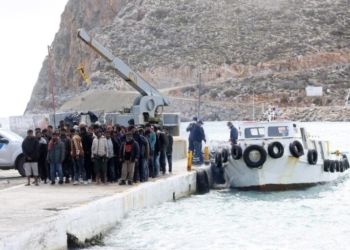 Οι ήρεμες θάλασσες έφεραν νέο «κύμα» μεταναστών: Περισσότεροι από 140 αλλοδαποί σε λίγες ώρες στην Κρήτη