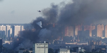 Ουκρανία: Εκρήξεις στο Κίεβο, συναγερμός για ρωσική πυραυλική επίθεση